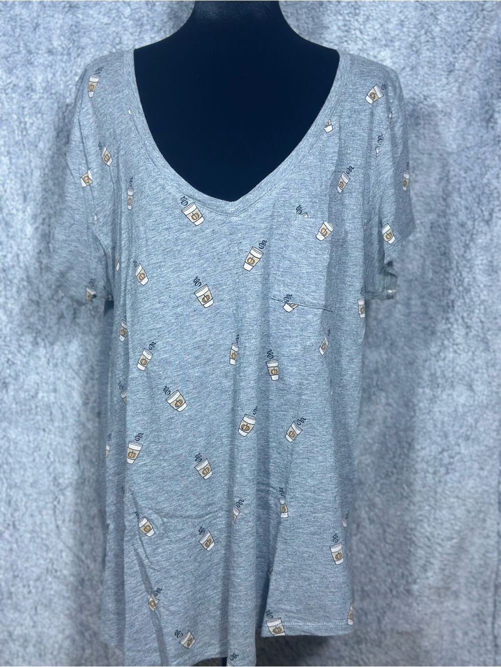 Torrid Gray Coffee Cup Print V-Neck T-Shirt – Size 3 (3X)